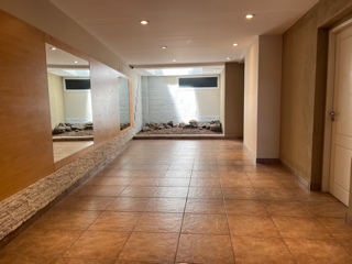 Alojamiento en el centro con vista parcial al lago y con cochera